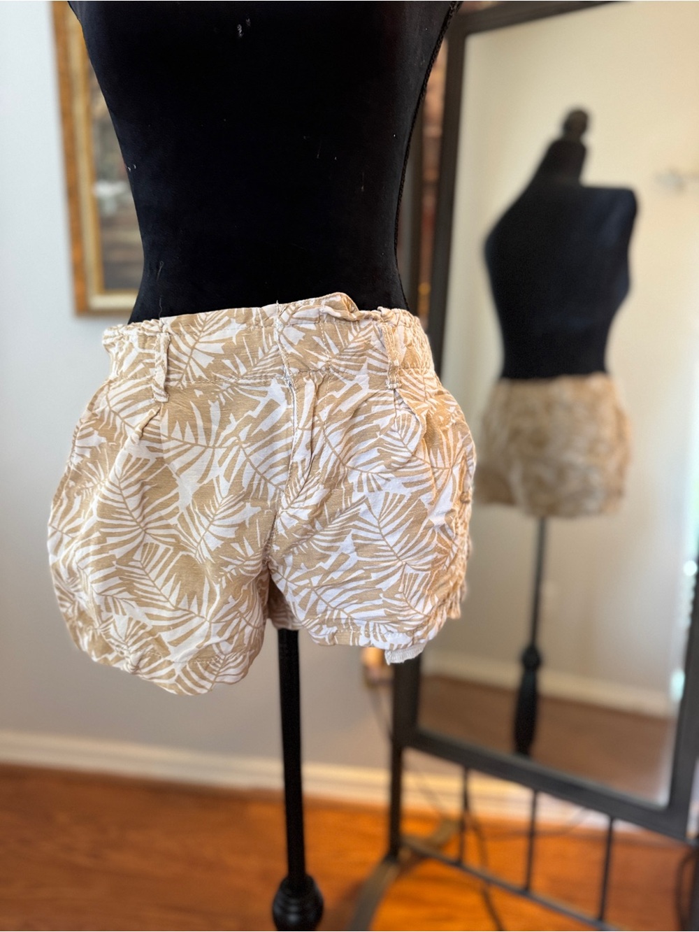 LOFT Cream and White High-Waist Leaf-Print Shorts